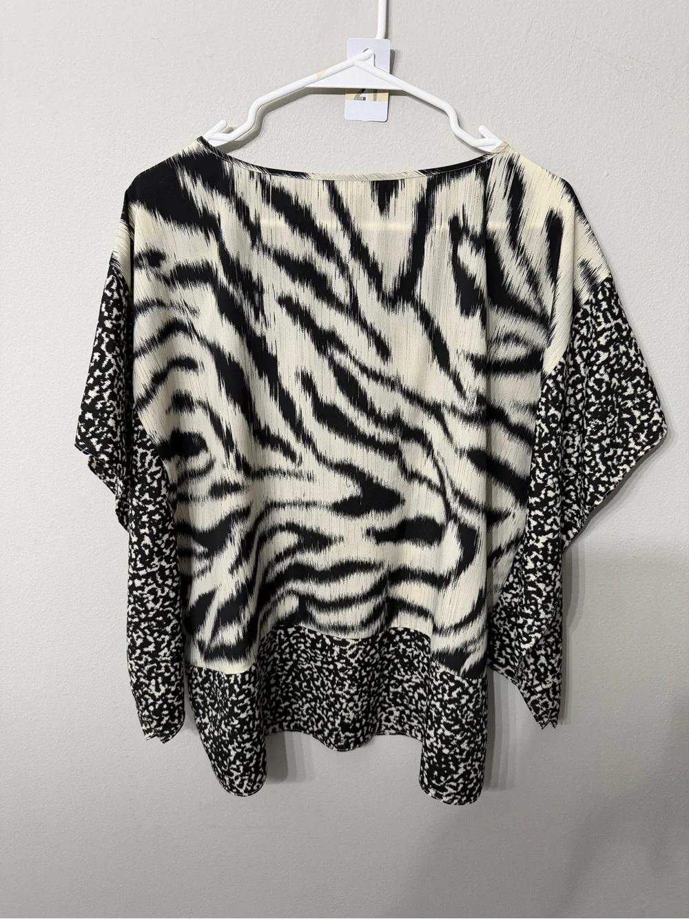 Title: Women’s MICHAEL Michael Kors S/M Mixed Animal Print Blouse